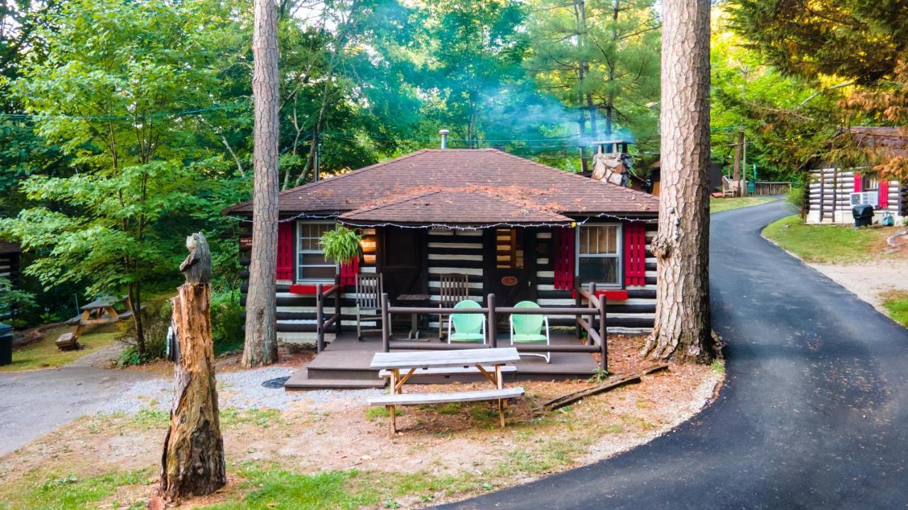 Log Cabin Motor Court Asheville Eksteriør bilde