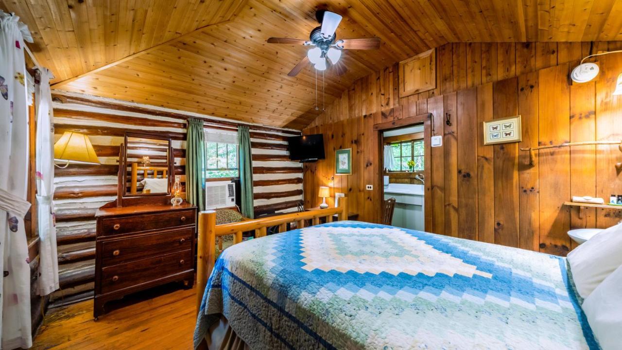 Log Cabin Motor Court Asheville Eksteriør bilde