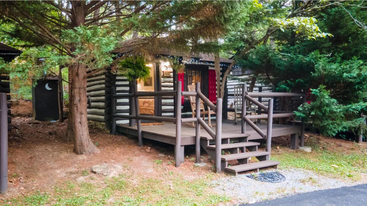 Log Cabin Motor Court Asheville Eksteriør bilde