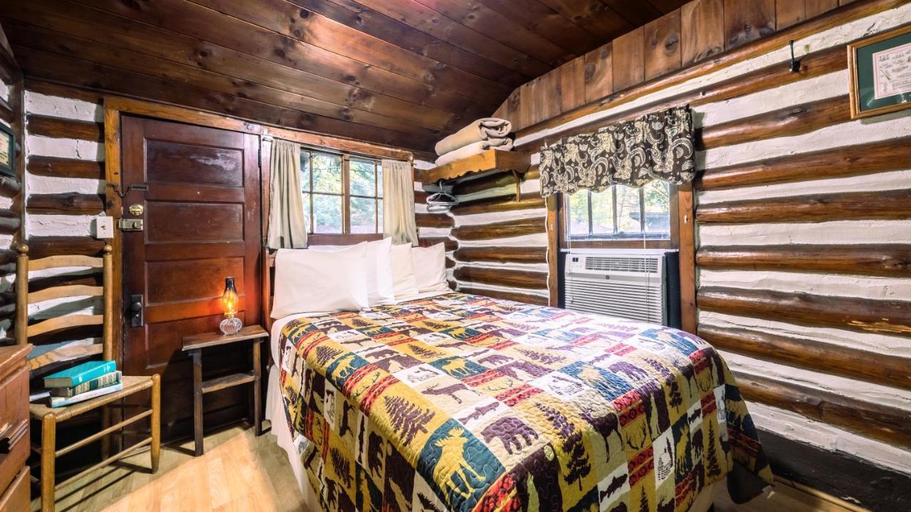 Log Cabin Motor Court Asheville Eksteriør bilde