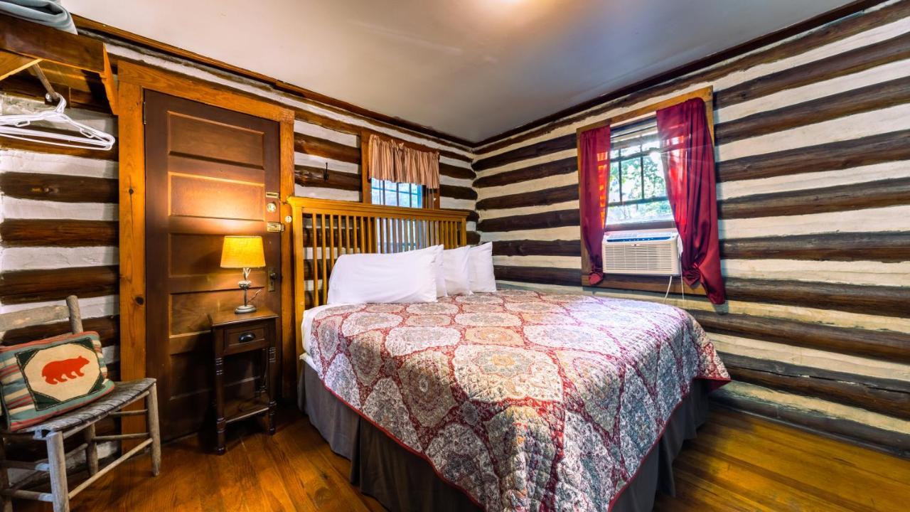 Log Cabin Motor Court Asheville Eksteriør bilde