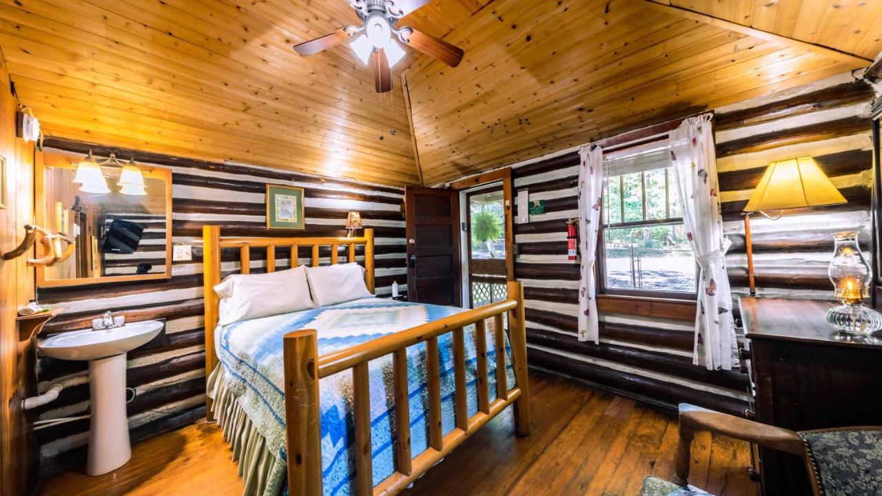 Log Cabin Motor Court Asheville Eksteriør bilde