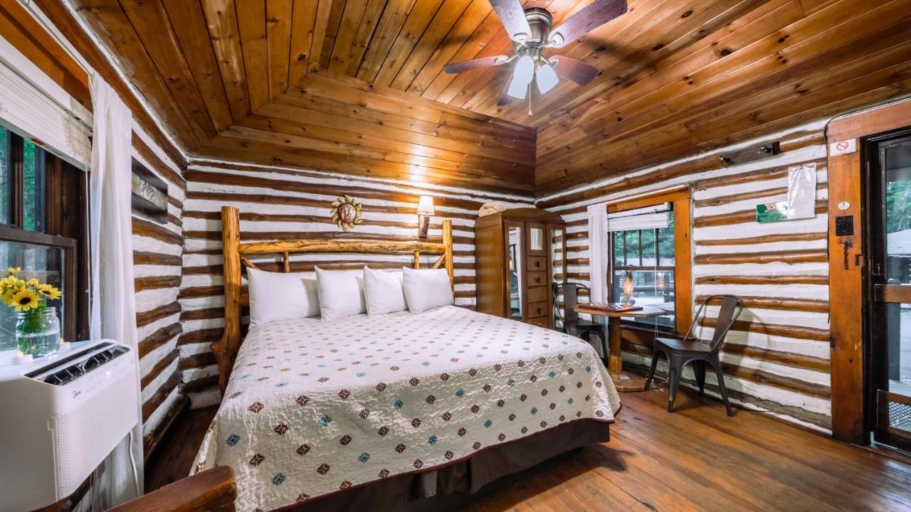 Log Cabin Motor Court Asheville Eksteriør bilde
