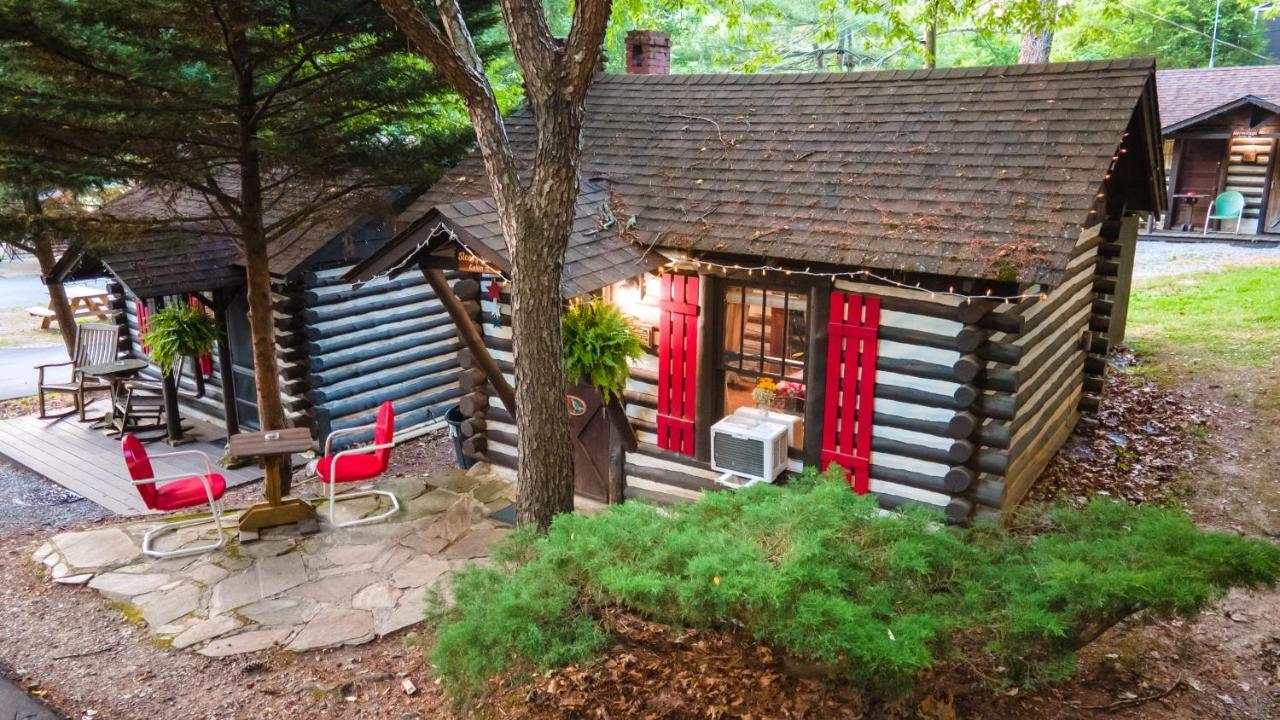 Log Cabin Motor Court Asheville Eksteriør bilde
