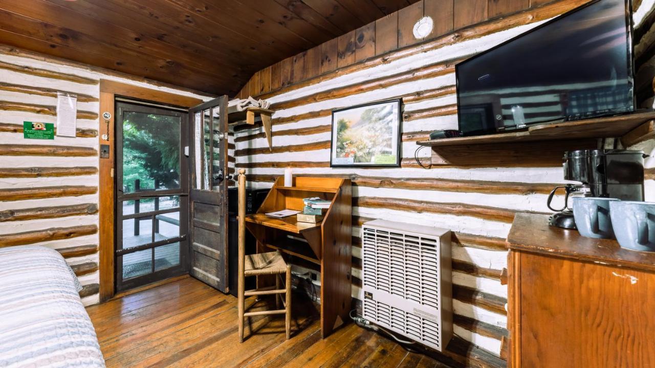 Log Cabin Motor Court Asheville Eksteriør bilde