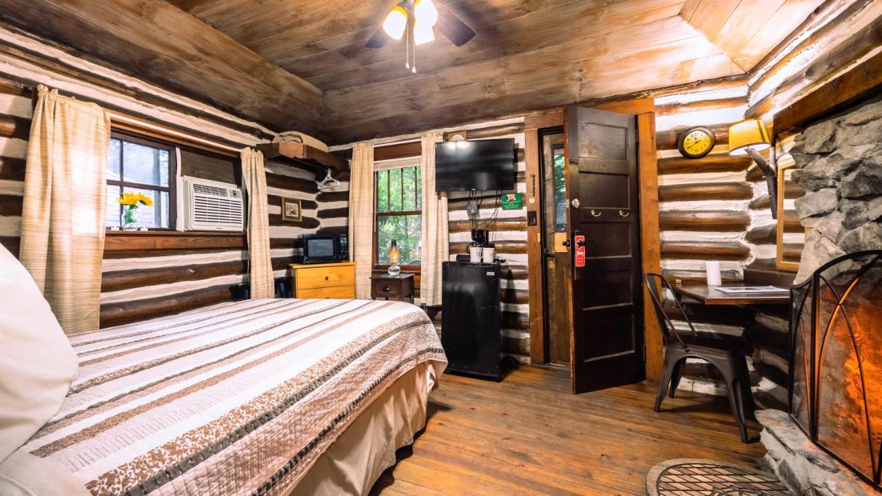 Log Cabin Motor Court Asheville Eksteriør bilde
