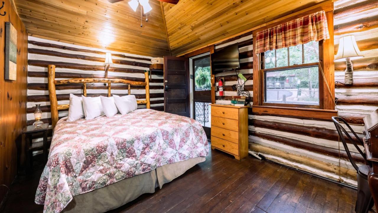 Log Cabin Motor Court Asheville Eksteriør bilde