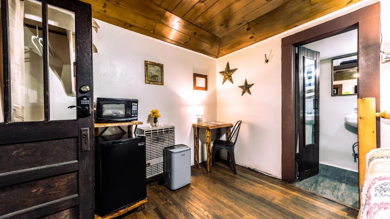 Log Cabin Motor Court Asheville Eksteriør bilde