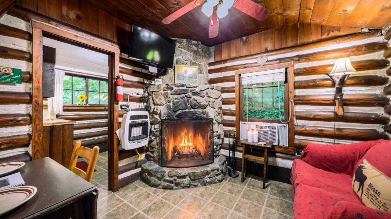 Log Cabin Motor Court Asheville Eksteriør bilde