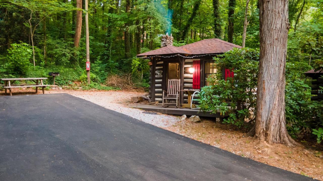 Log Cabin Motor Court Asheville Eksteriør bilde